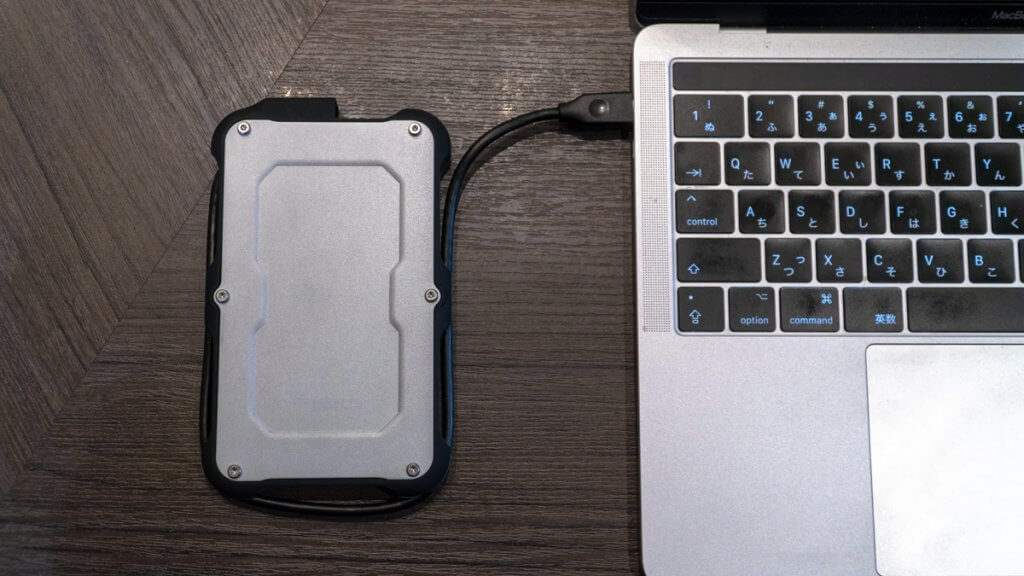 ineo USB3.1 Gen2 ポータブルHDD 2TB 外観 ケーブル